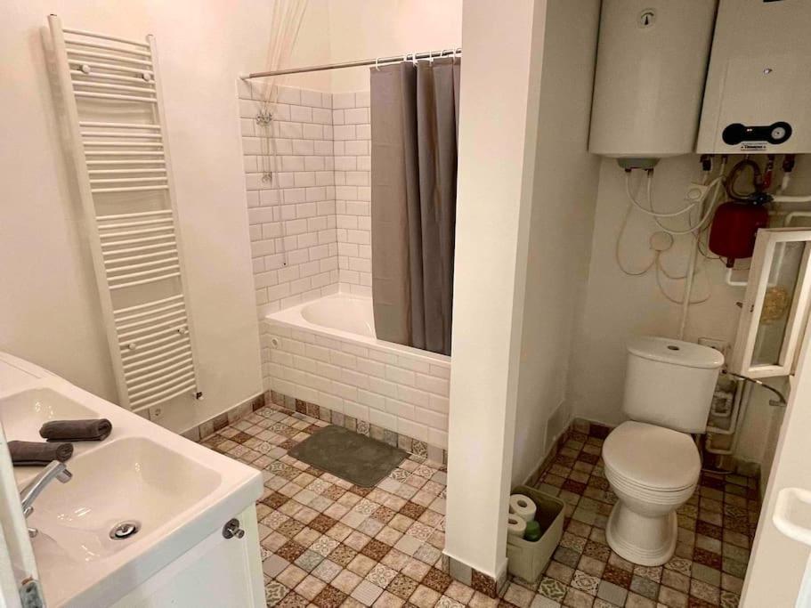 Knezits Spacious Ac Terrace Free Parking Boedapest Buitenkant foto
