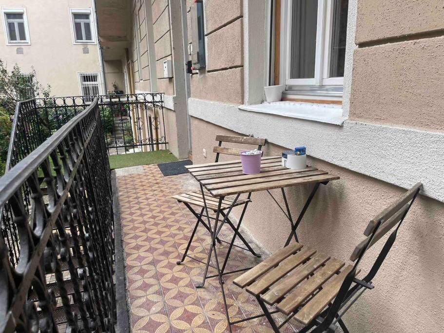 Knezits Spacious Ac Terrace Free Parking Boedapest Buitenkant foto