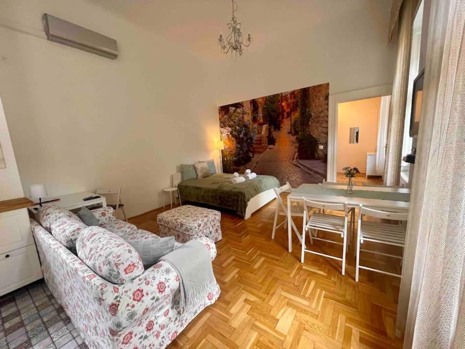 Knezits Spacious Ac Terrace Free Parking Boedapest Buitenkant foto
